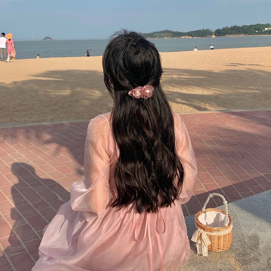 欢迎光临娃娃屋海报